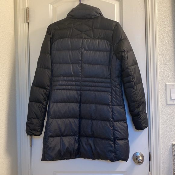 Marmot insulated coat. Water resistant gray pattern exterior, plush black lining - Picture 2 of 4